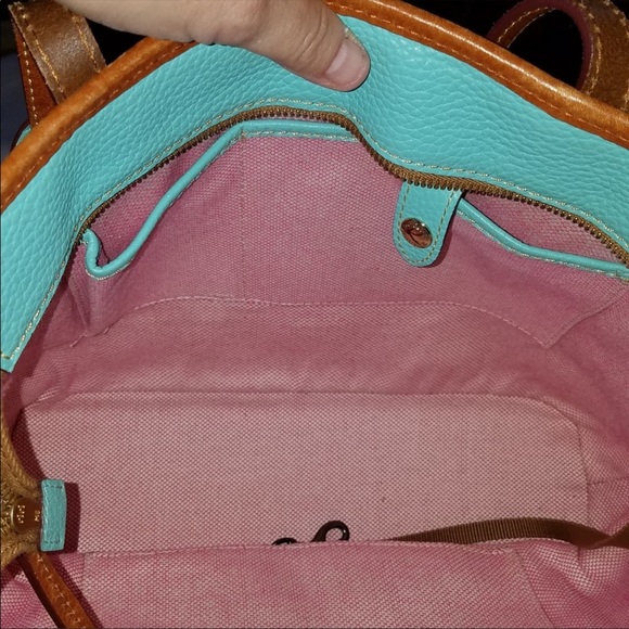 Dooney & Bourke Pebbled Leather Tote. - Picture 5 of 7